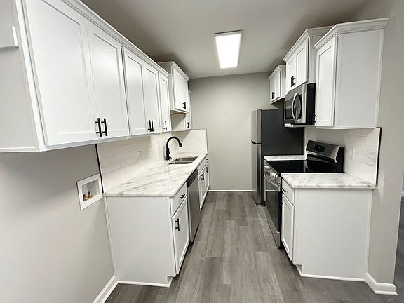 5th image of 709-713 Melody Ln #C2
