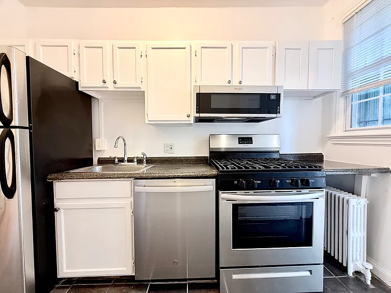 4034 Calvert St NW #5 — Photo 14