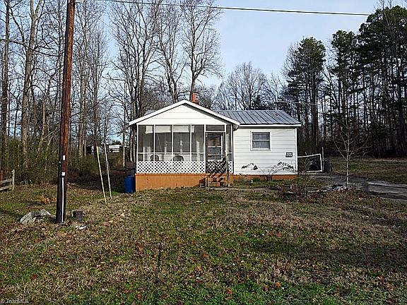 3rd image of 703 Stoney Hill Cir