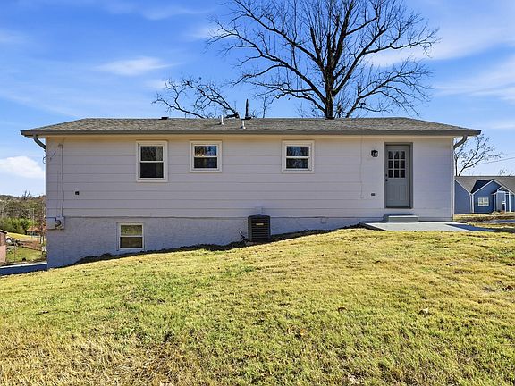 2nd image of 4011 Shady Oak Dr
