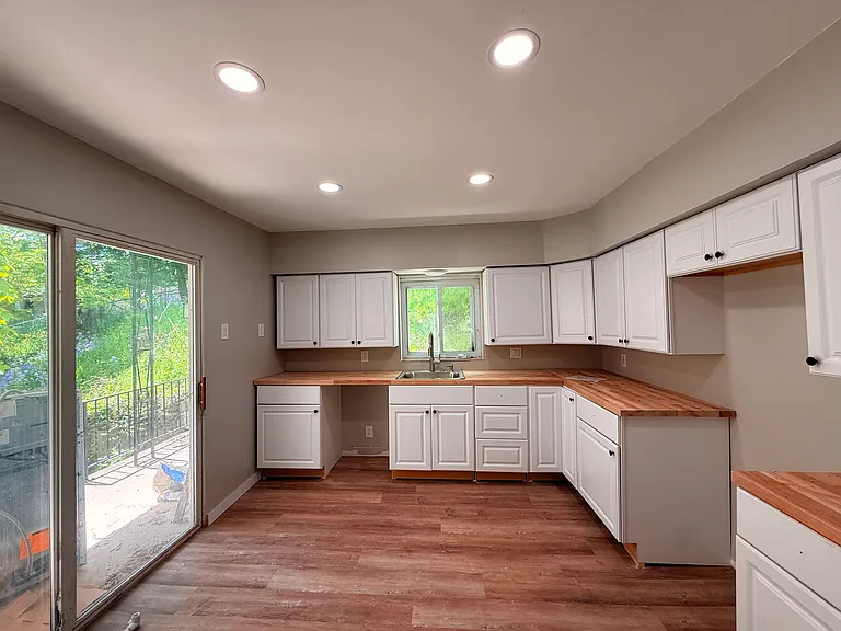 3921 Portman Ave — Photo 4