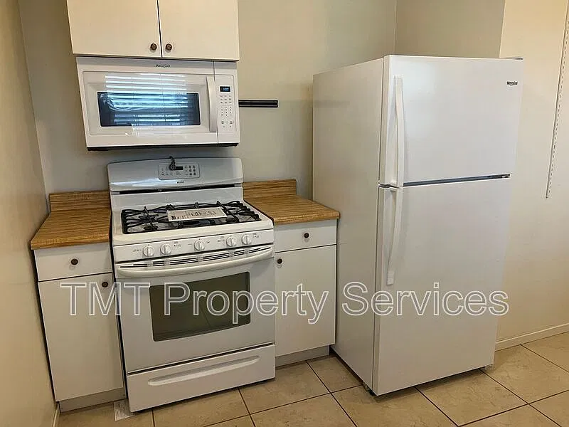2 bed, 1.0 bath, 900 sqft, $2,800 — Photo 2