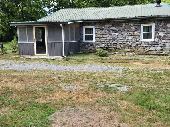 208 4th St, Winchester, KY 40391