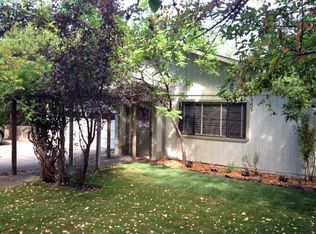 906 Park St, Ashland, OR
