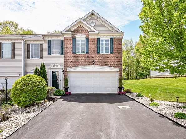 917 Talon Ct, Leechburg, PA 15656