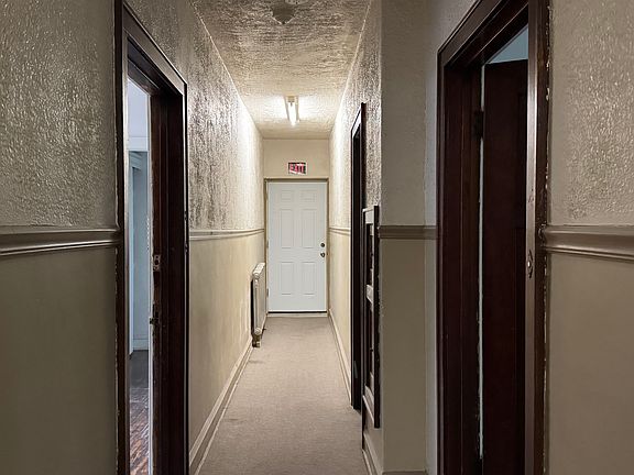 2nd image of 1018 E Brady St Unit 4
