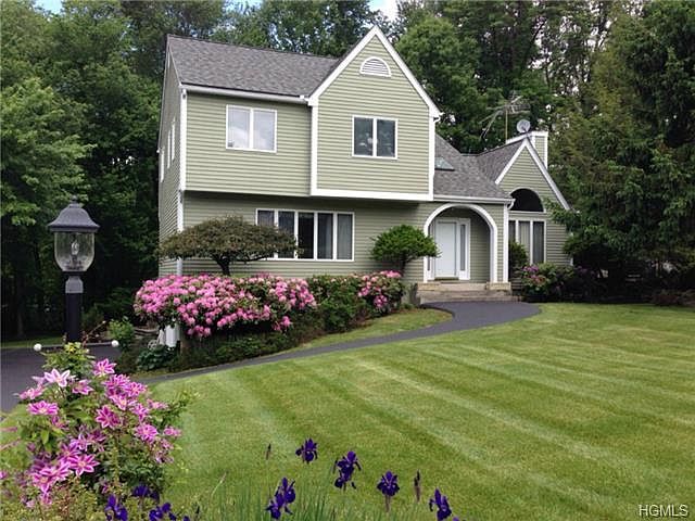1st image of 770 Blackberry Ln