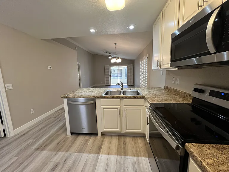 1120 N Val Vista Dr #92 — Photo 5