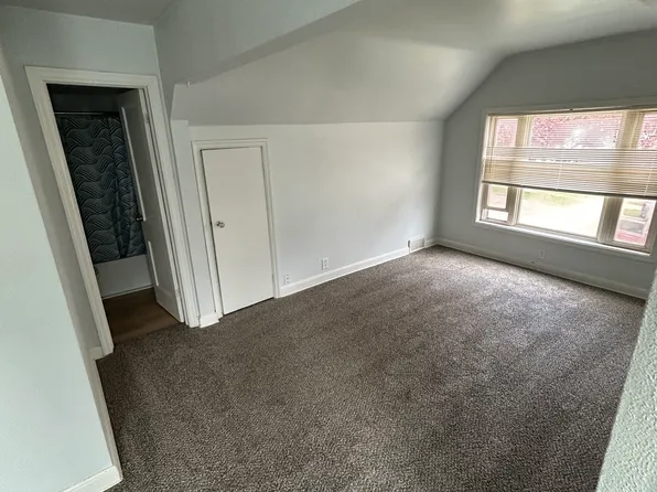 437 S 71st St #2, Milwaukee, WI 53214