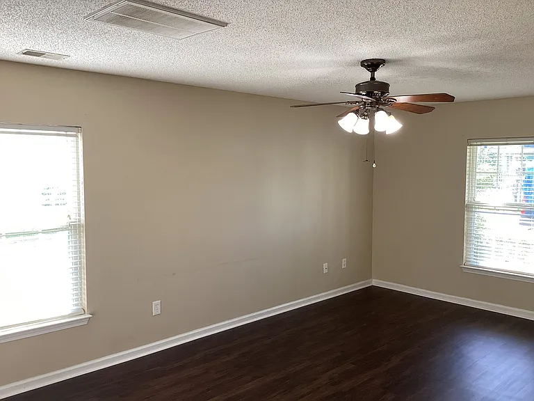 8565 Chloe Ln — Photo 4