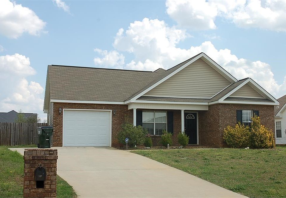1st image of 127 Cedarland Dr