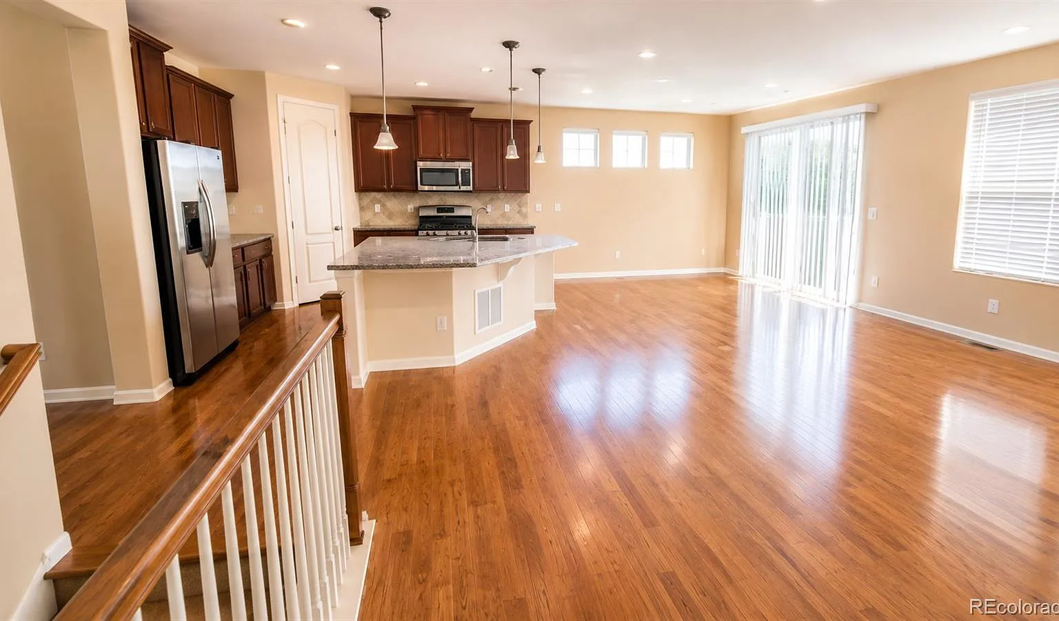 3 bed, 2.0 bath, 1724 sqft, $3,000 — Photo 3
