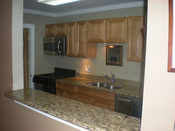 5th image of 1 N Chestnut Ave APT 5E