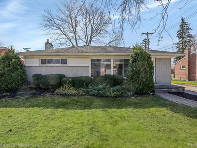 9030 Texas St, Livonia, MI, 48150
