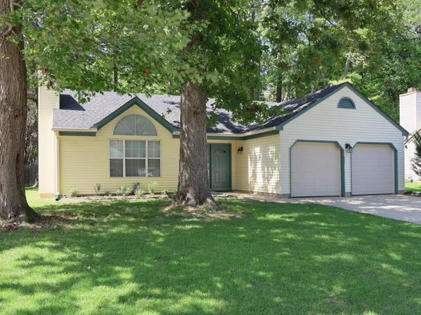 207 Windy Ridge Ln, Newport News, VA 23602