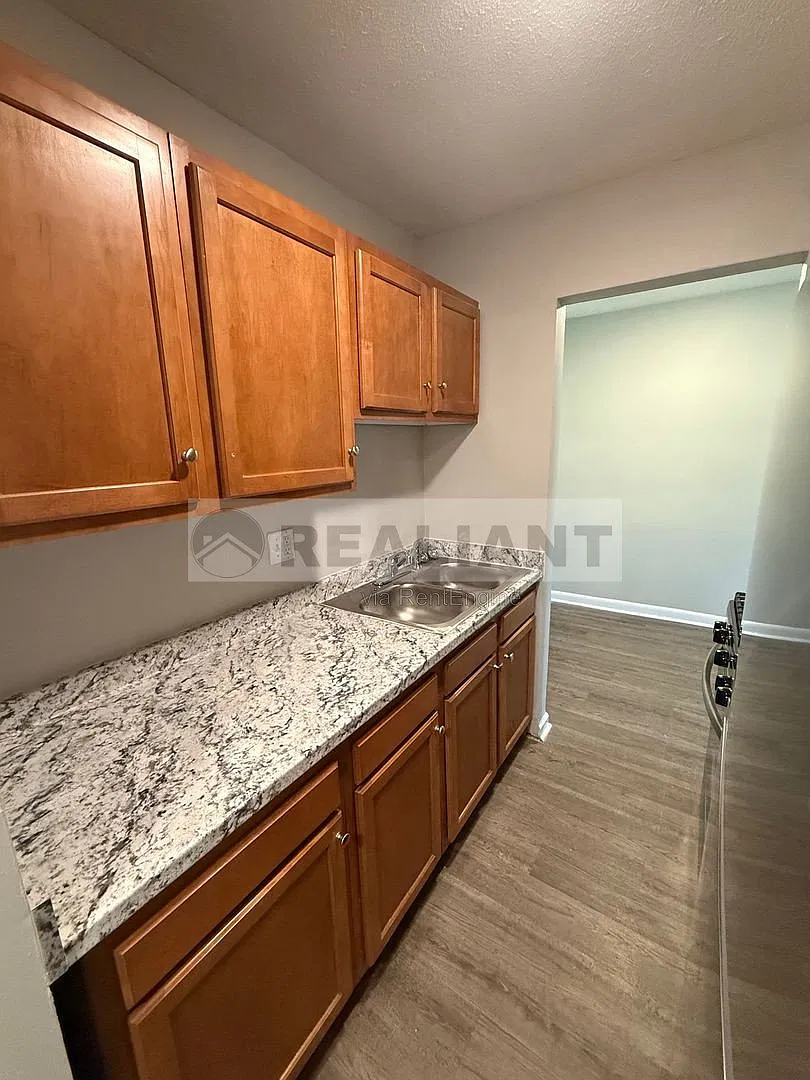 2 bed, 1.5 bath, 900 sqft, $925 — Photo 4