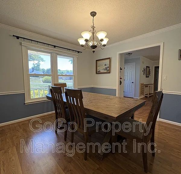321 N Valley View Dr — Photo 11