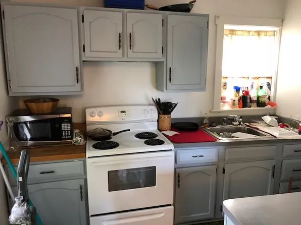 19 W Lodges Ln, Bala Cynwyd, PA 19004