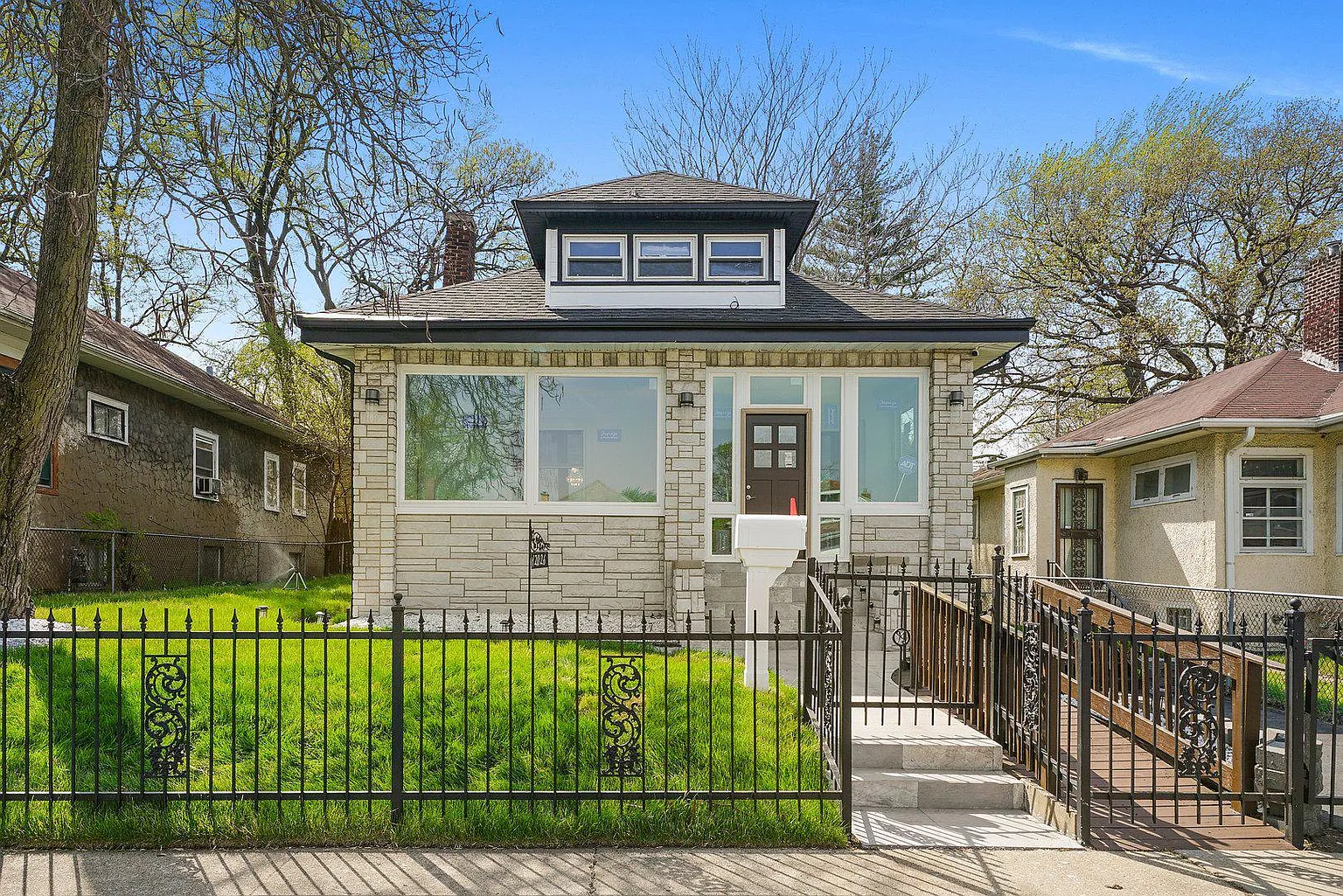 12026 S Harvard Ave photo 1