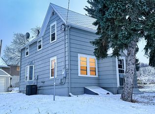 613 8th St SW, Minot, ND 58701