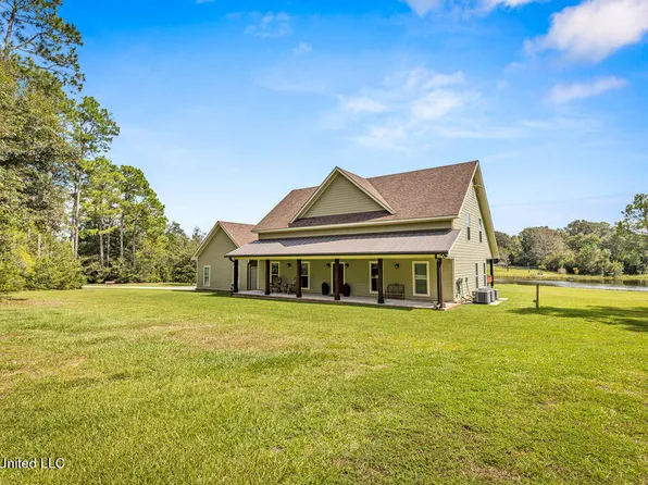 20135 Twin Lakes Dr, Saucier, MS 39574