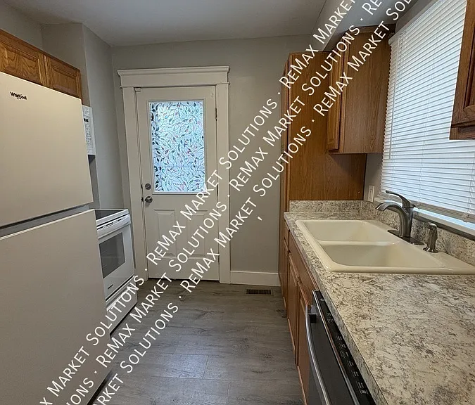 979 Neptune Ave — Photo 15