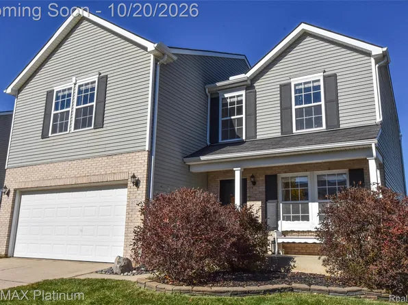 8576 Manistee River Dr, Fowlerville, MI 48836