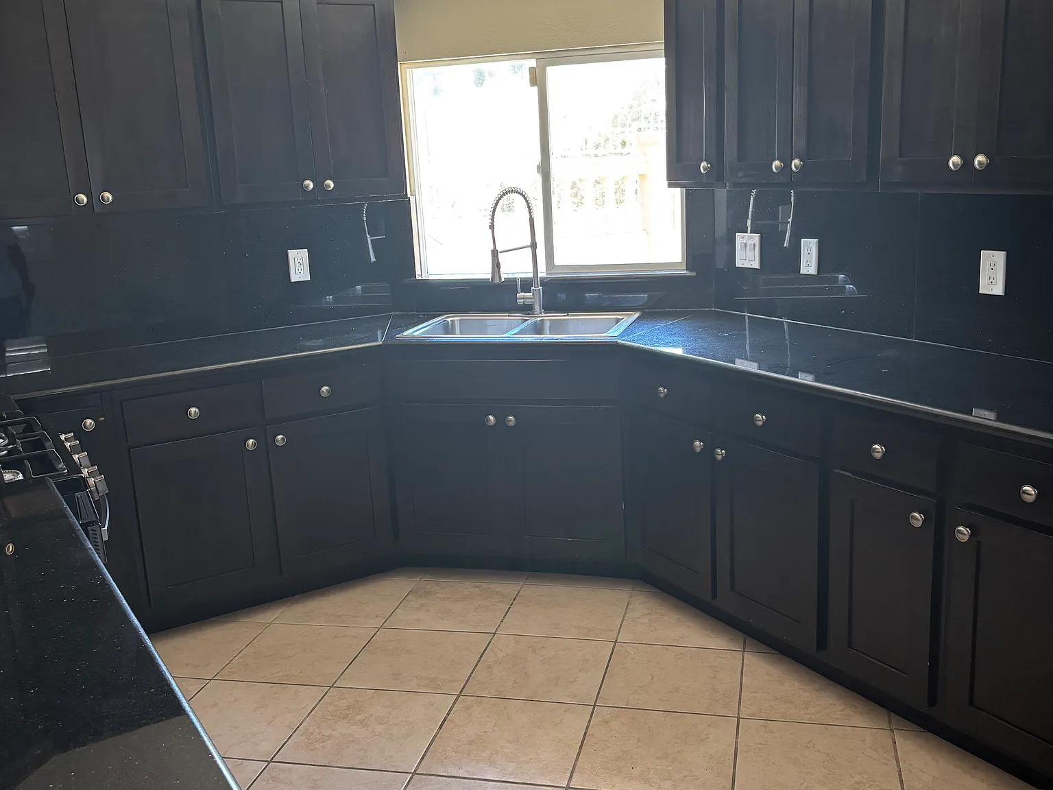 3 bed, 2097 sqft, $3,400 — Photo 3