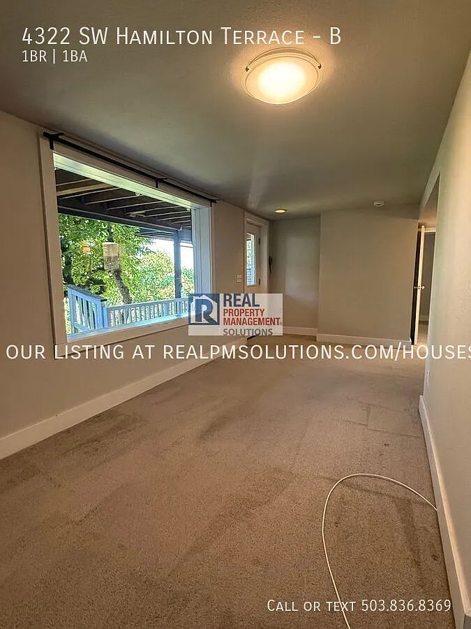 Stunning Views of Mt. Hood and Willamette River Minutes Away From OHSU — Photo 4