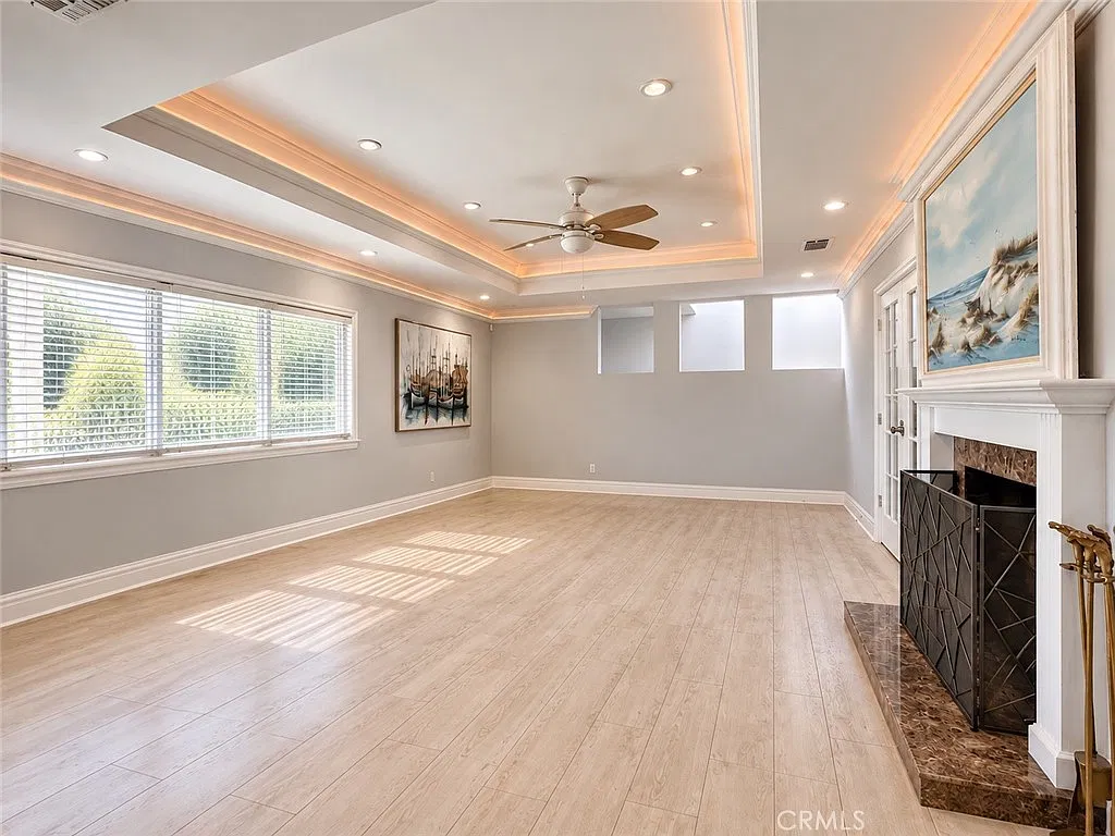 4 bed, 3.5 bath, 2358 sqft, $13,950 — Photo 4