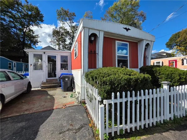 67 Alfa Dr, Pawtucket, RI 02860