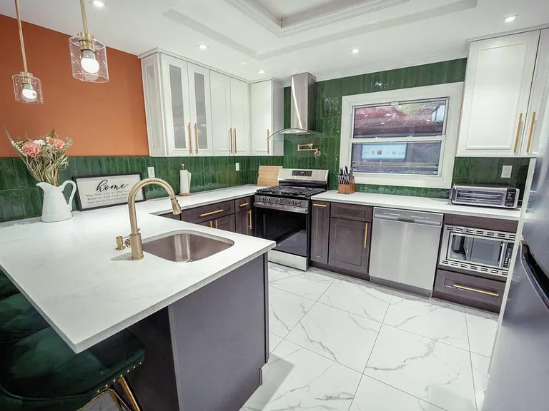 1210 E 72nd St #2 — Photo 1