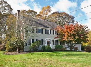 40 Fairoaks Ln, Cohasset, MA 02025