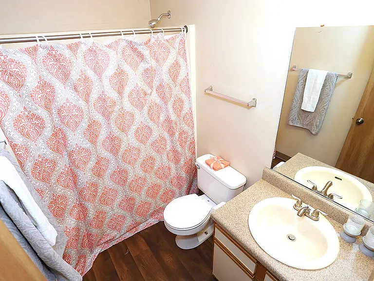 Full Bathroom in Apartment