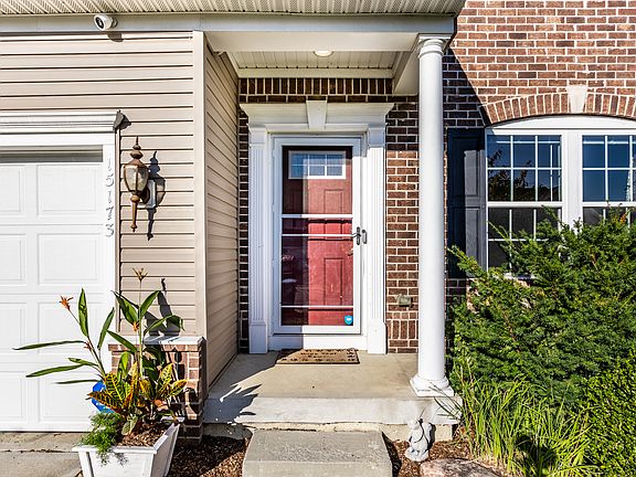 2nd image of 15173 Harmon Pl
