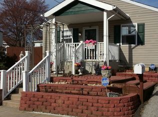 1217 Chestnut St, Trainer, PA 19061