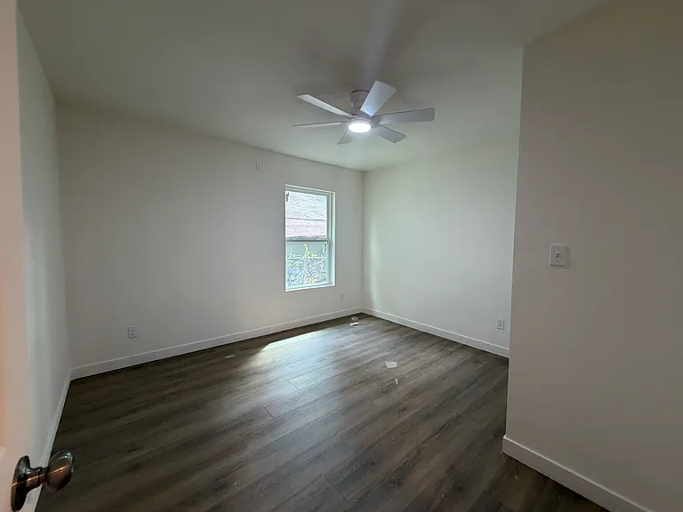 2222 Harding St — Photo 16