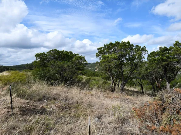 22 W Point Way, Uvalde, TX 78838