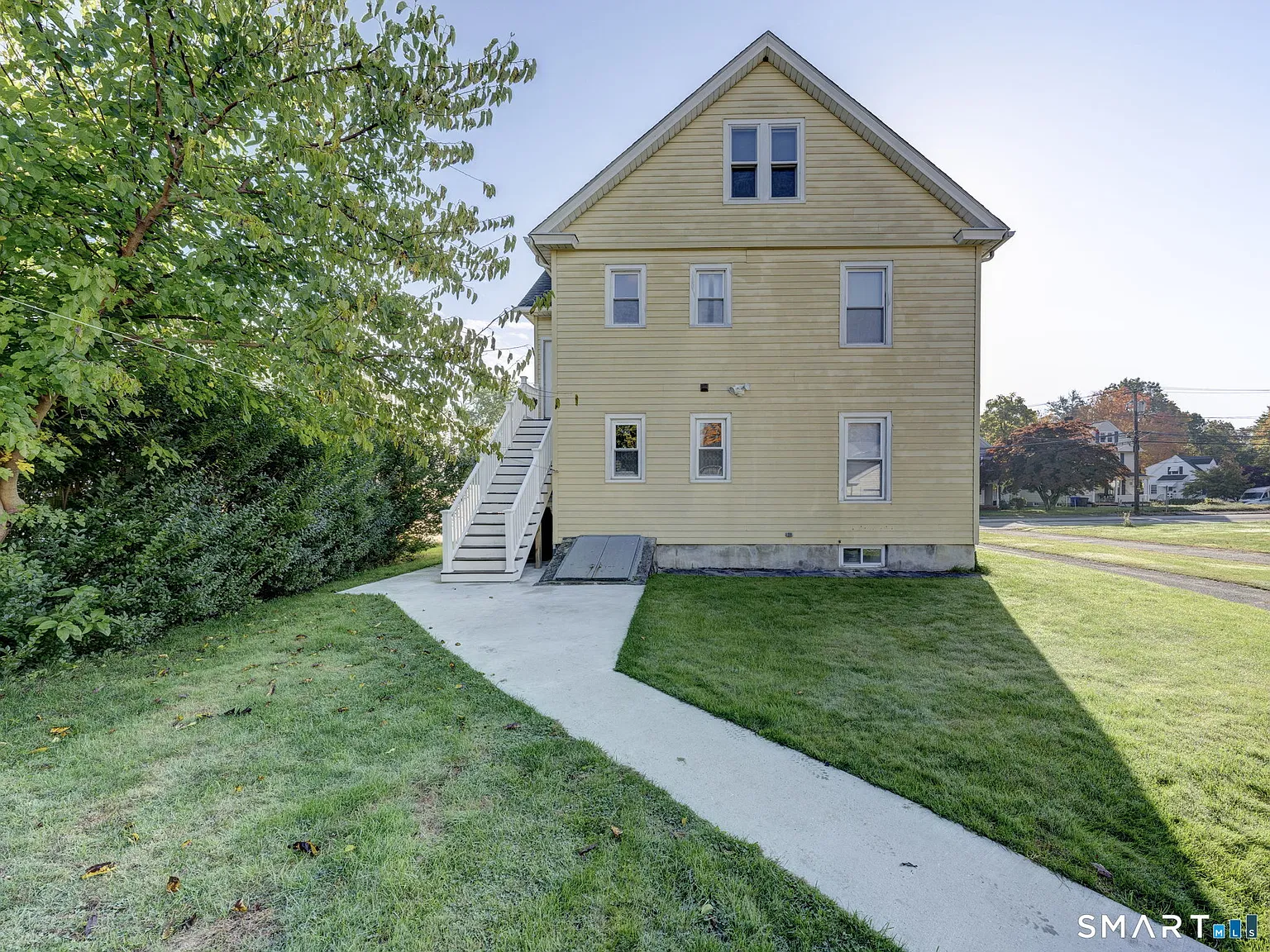 2 bed, 1.0 bath, 1260 sqft, $1,600 — Photo 3