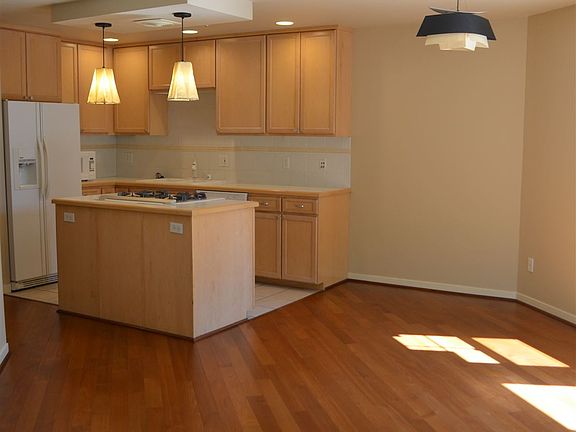 4th image of 1008 6th Ave N APT 103