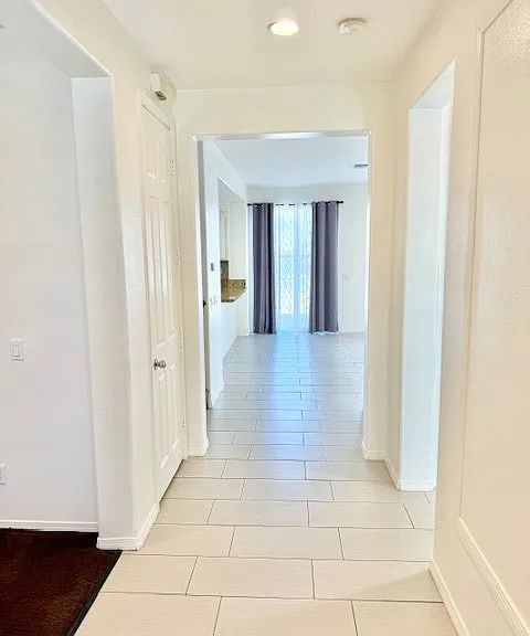 1562 Cheshire Dr — Photo 8