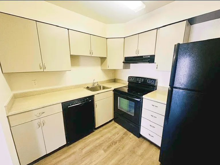 Lake Forest Apartment Homes — Photo 56