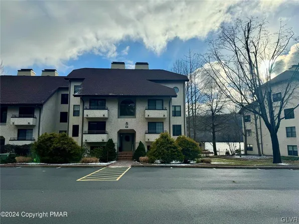 25 Midlake Dr, Lake Harmony, PA 18624