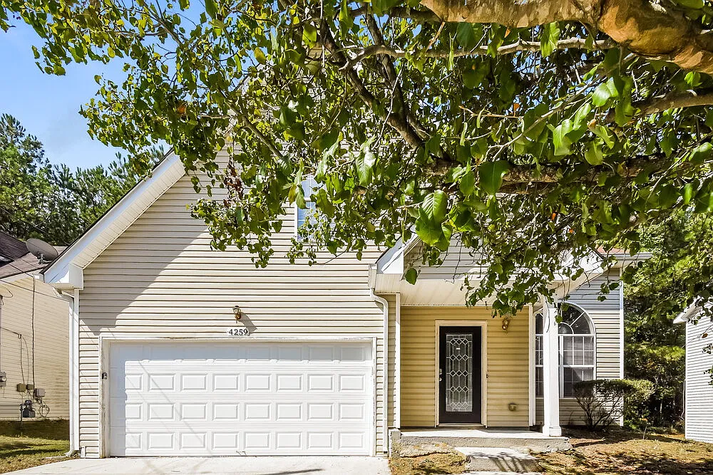4 bed, 2.5 bath, 1936 sqft, $2,690 — Photo 1