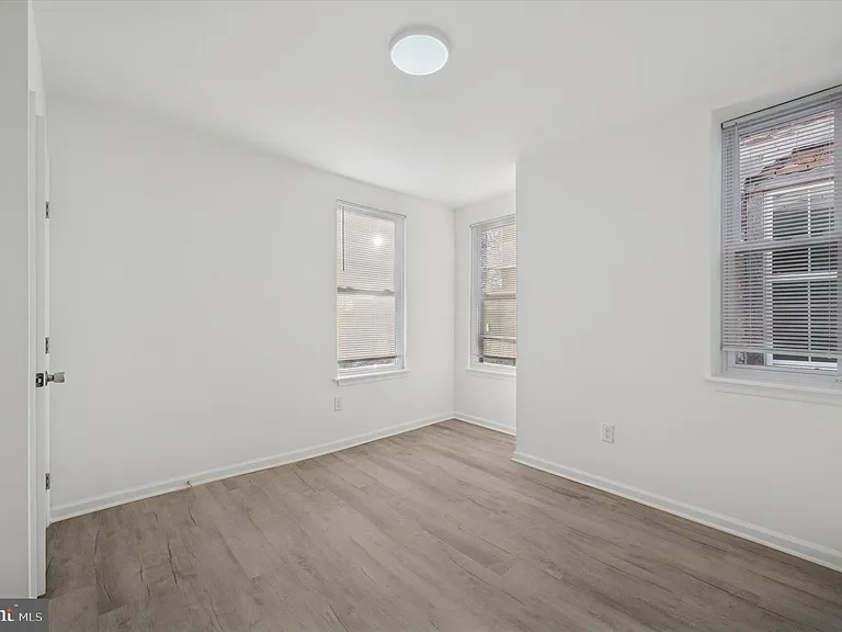 1418 W Erie Ave #4 — Photo 16