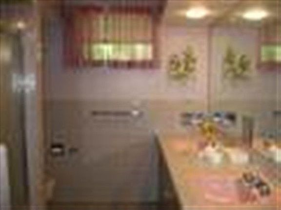 5th image of 2446 Evergreen Dr