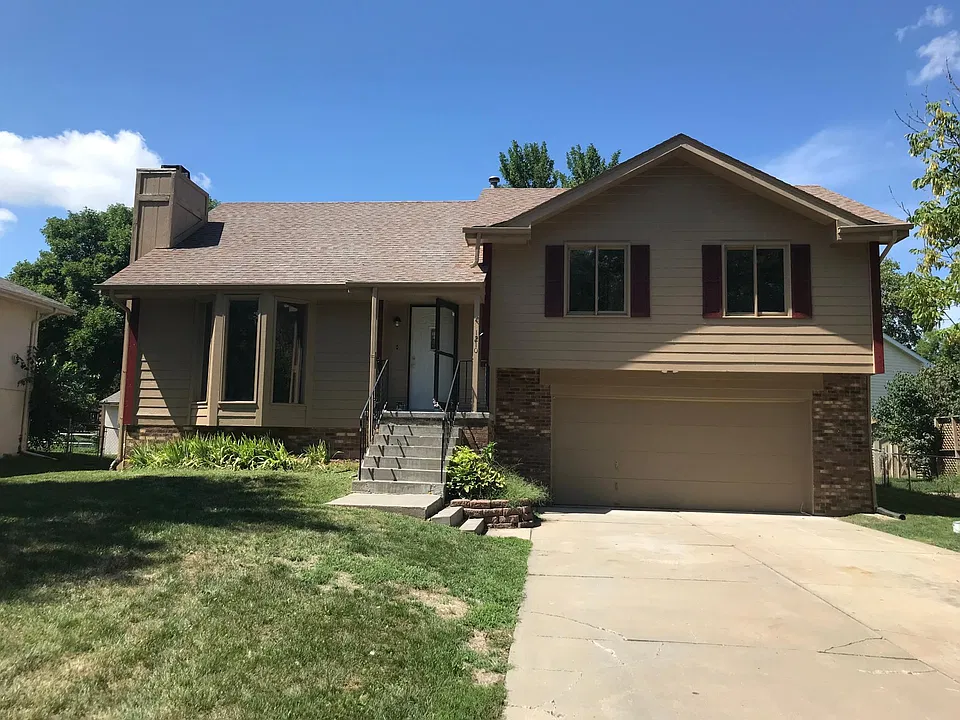 1210 Patricia Dr