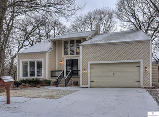 909 Ridgewood Ct, Bellevue, NE 68005