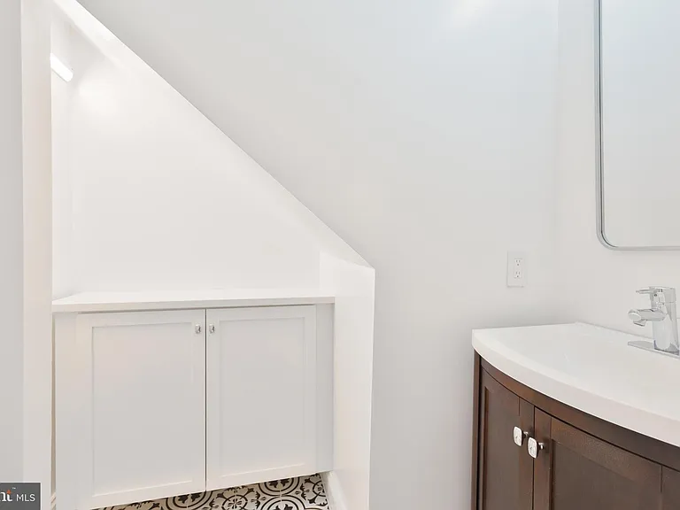 1339 Corcoran St NW — Photo 9