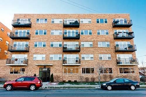 1st image of 2525 W Bryn Mawr Ave APT 401